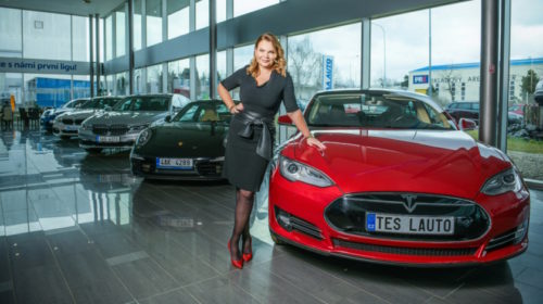 Ředitelka AAA AUTO Karolína Topolová slaví 25 let ve společnosti